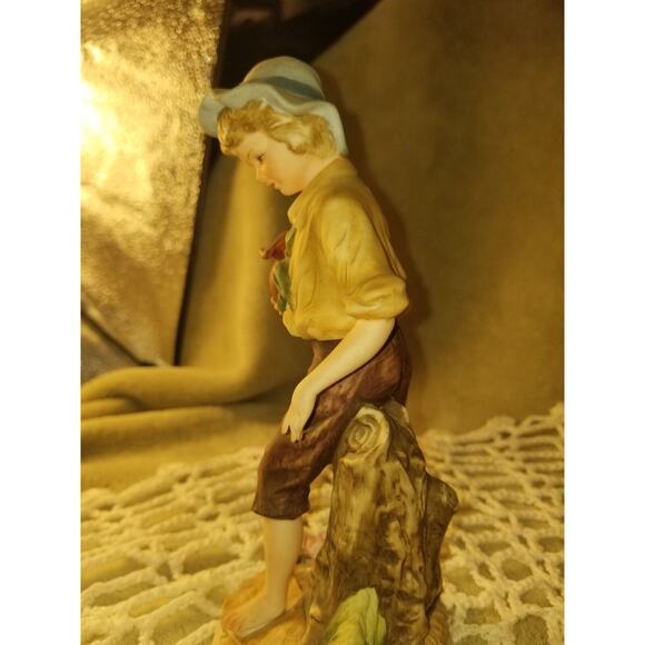 Andrea By Sadek Hand Painted‎ Porcelain Figurine Country Boy 7979 - Picture 10 of 15
